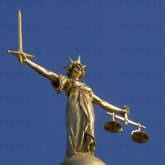 Statue of Justitia at Old Bailey