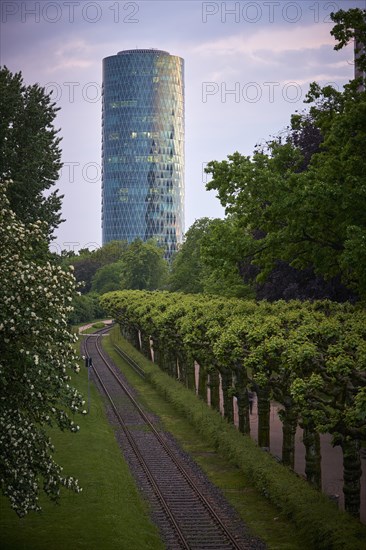 Westhafentower
