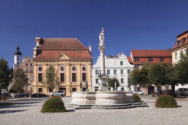 Karlsplatz with Marienbrunnen