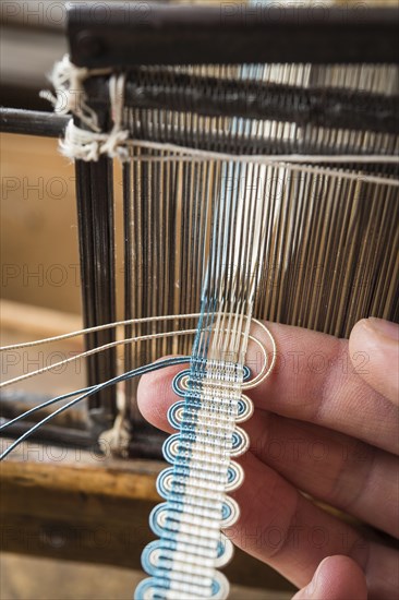 Passementerie maker