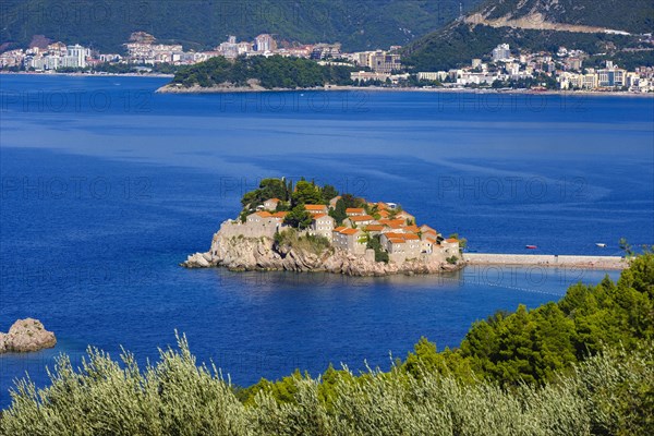 Island Sveti Stefan with dam