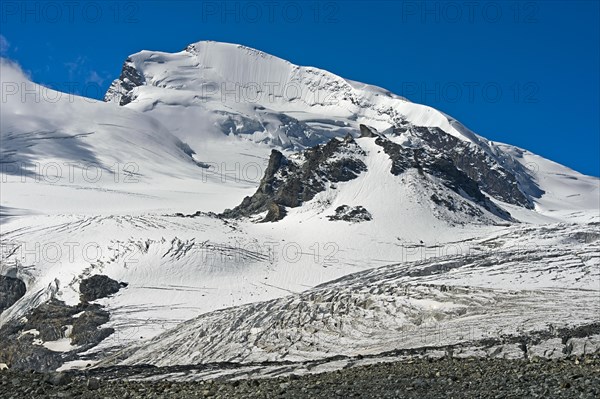 Strahlhorn summit