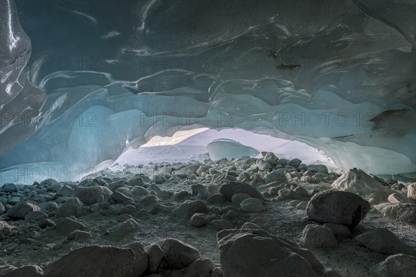 Ice cover in the glacier cave