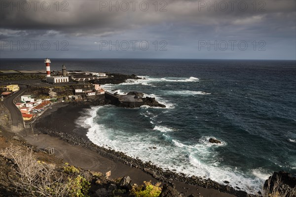 Playa del Faro de Fuencaliente with lighthouse Faro de Fuencaliente