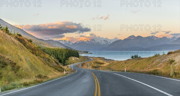 Road with view of Mount Cook