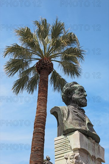 Bust of Giuseppe Verdi in front of the opera house in Piazza Verdi