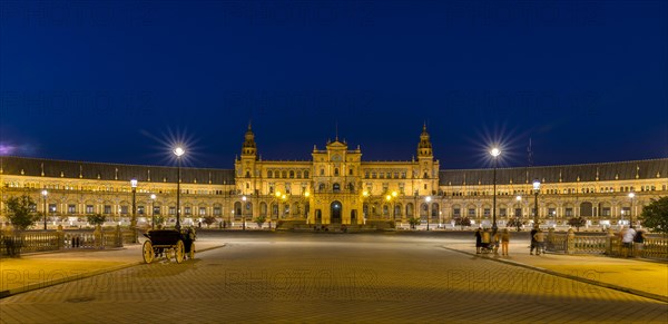 Illuminated Plaza de Espana