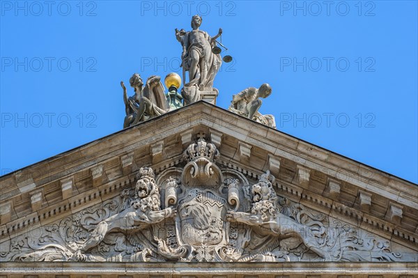 Gable with figure Justitia
