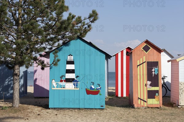 Colorful beach huts, Ile d'Oleron