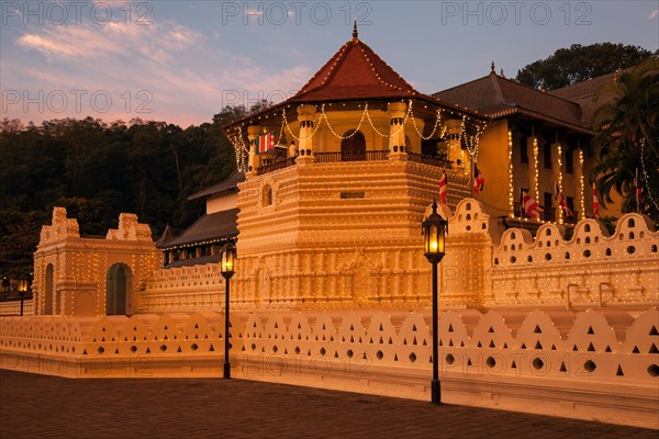 Temple of the Sacred Tooth Relic