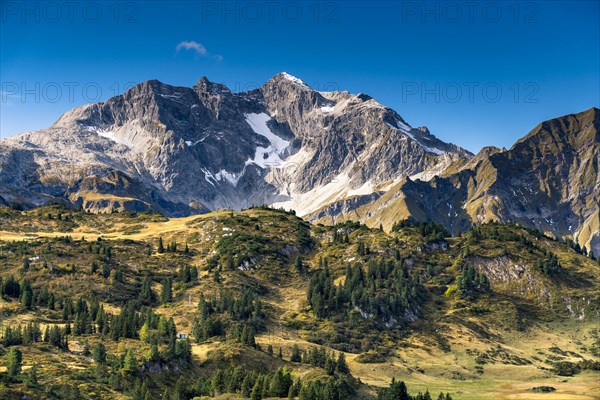 View from the Hochtannbergpass to the Braunarlspitze