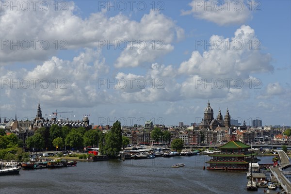 Oosterdok and Basilica of St Nicholas