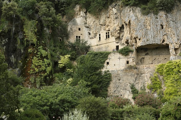 Villecroze cave dwellings