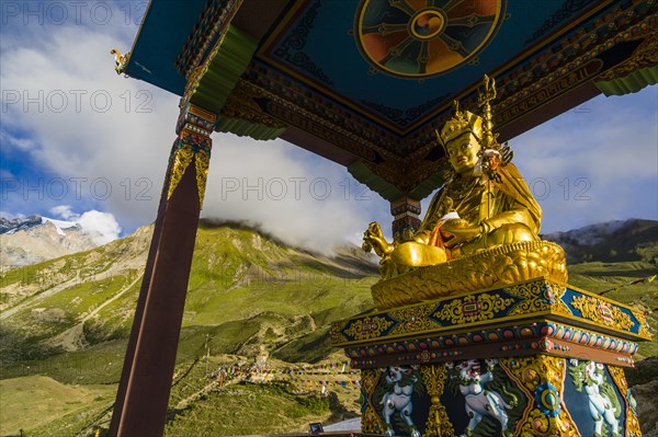 Golden statue of Padmasambhava