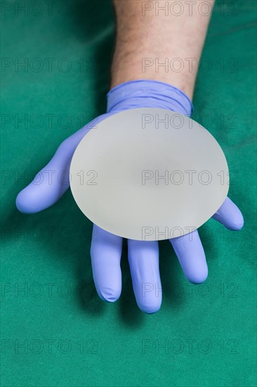 Silicone breast implant