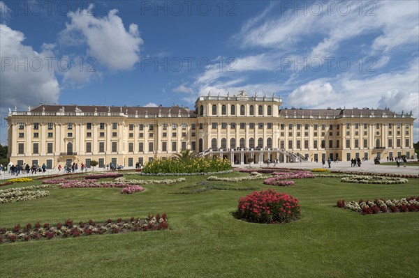 Schonbrunn Palace with palace gardens