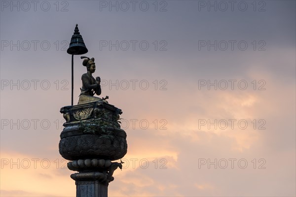 King's Statue Pillar at sunset