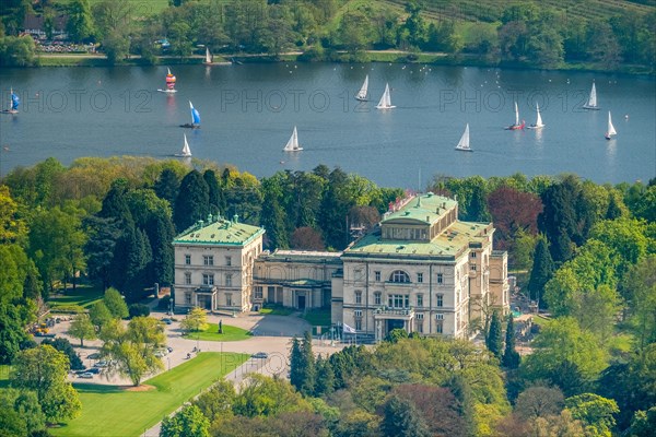 Villa Hugel with sailing boats on Lake Baldeney