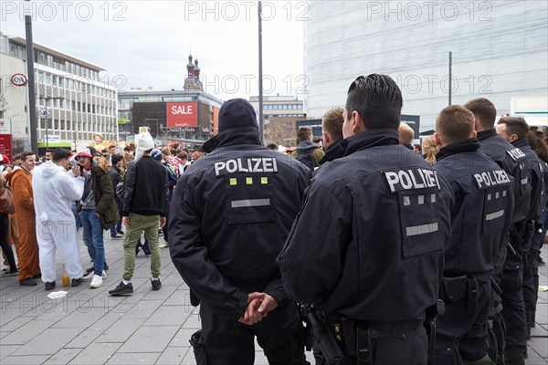 Police officers for security