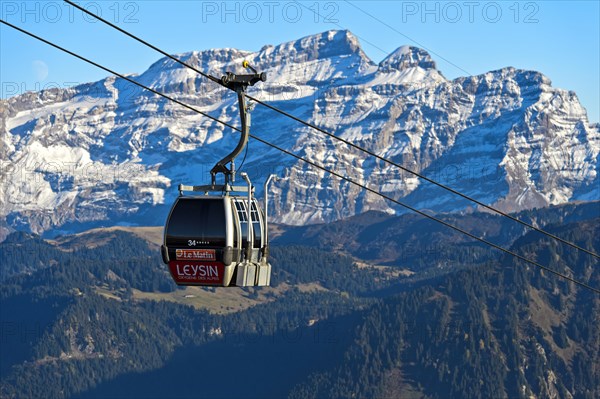 Cabin of the Leysin-Berneuse cableway in front of Les Diablerets Massif