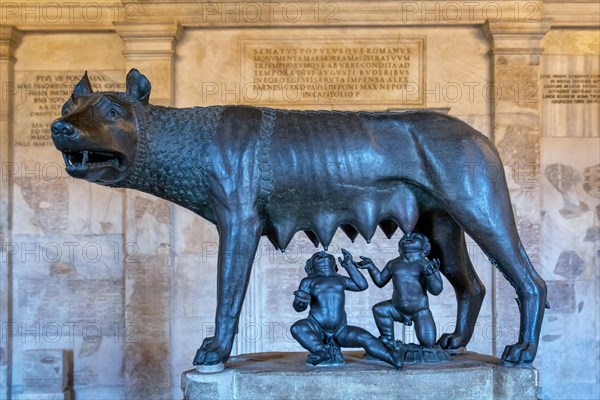 Bronze statue of the Capitoline Wolf