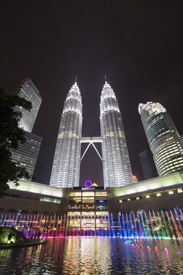 KLCC Lake Symphony Water Fountain Show