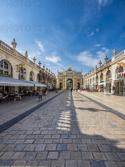 Triumph Arc Here, Nancy