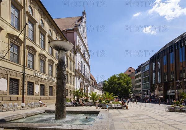 Richard-Strauss fountain