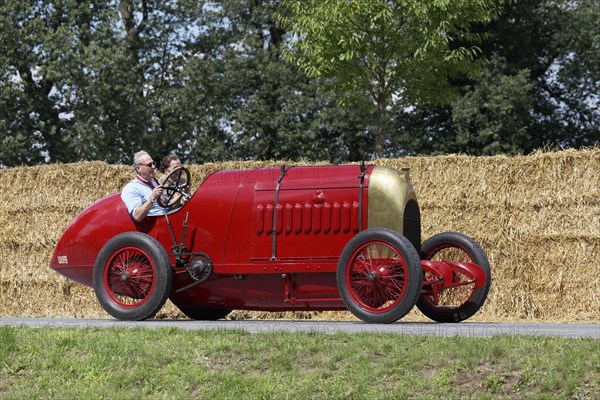 Fiat S 76 on the circuit