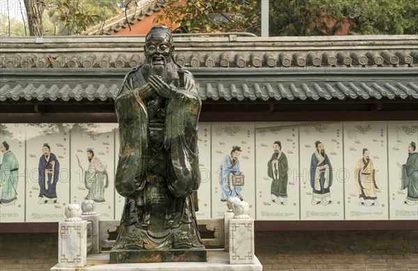 Statue of Confucius