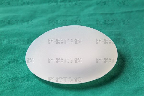 Silicone breast implant