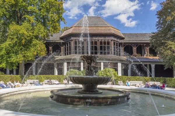 Atlas Sole fountain and graduation house in the spa garden