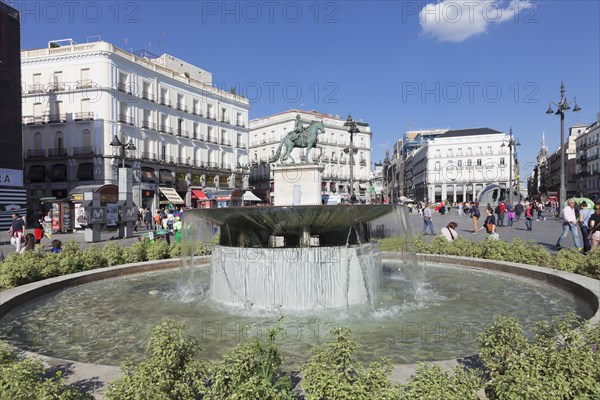 Fountain and equestrian statue of Carlos III