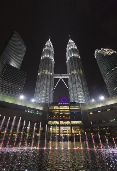 KLCC Lake Symphony Water Fountain Show