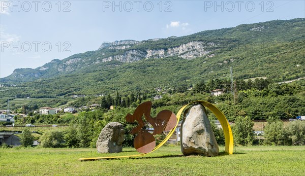 Sculpture racing cyclist bikes downhill