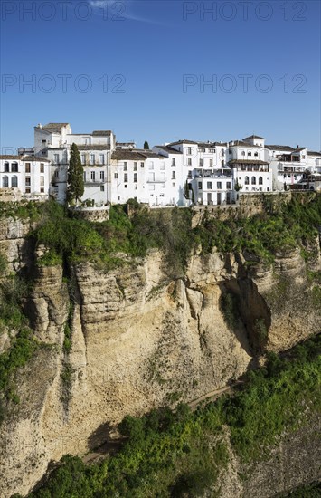 White Town high above the river gorge El Tajo