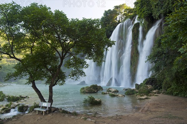 Ban Gioc–Detian Falls