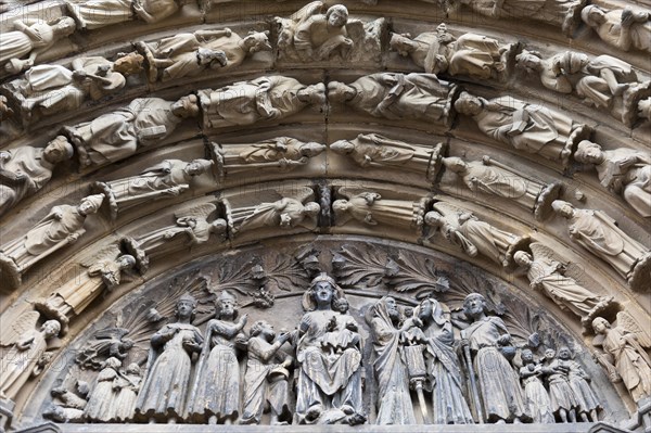 Figures in the tympanum at the main portal