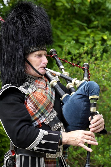 Bagpipe player