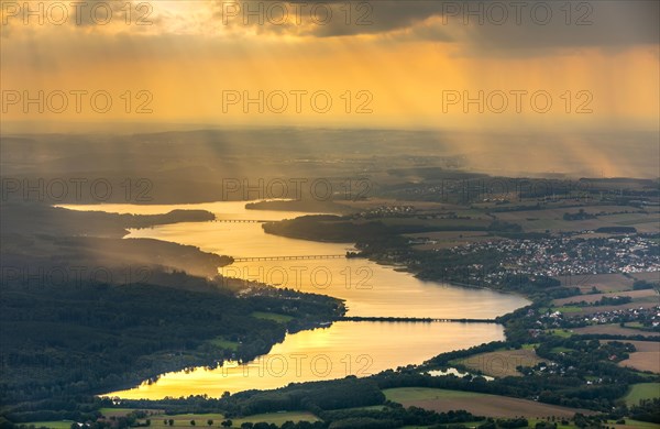 Evening sun reflected in the Mohnesee