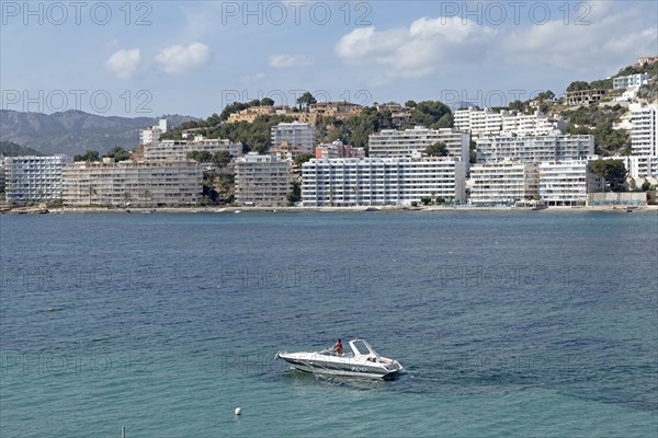 Motor yacht in front of Santa Ponca