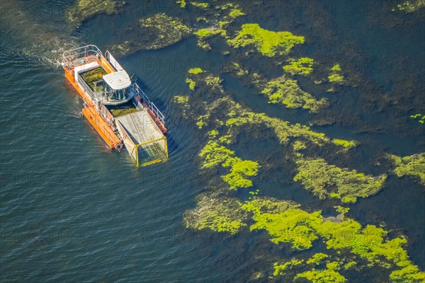 Mow ship on the Kemnader lake