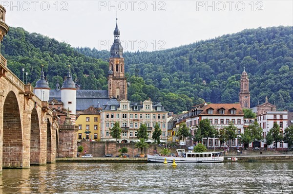 Historic centre with Karl Theodor Bridge