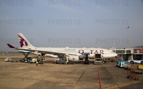 Qatar Airways plane