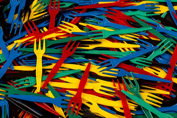 Plastic cutlery