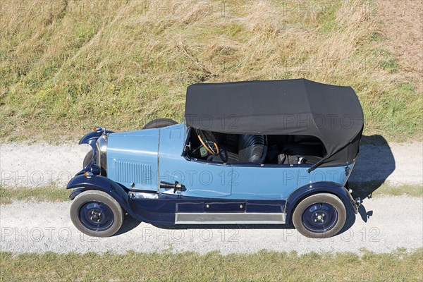 Oldtimer Citroen B10 on gravel road