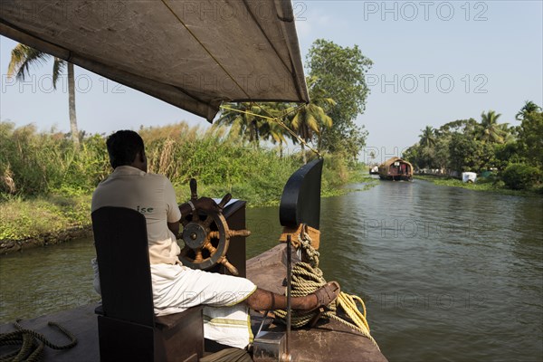 Boatman on kettuvallam