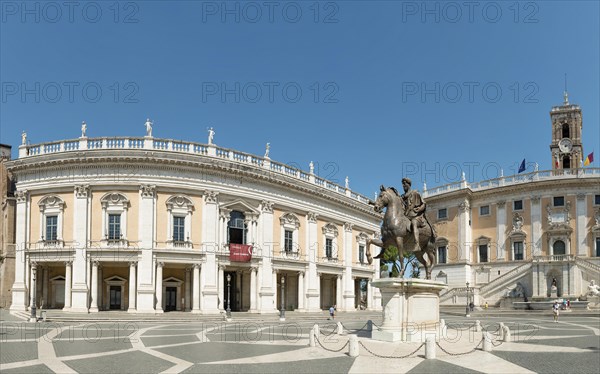 Palazzo Nuovo with equestrian statue of Emperor Marcus Aurelius