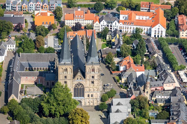 Dom Sankt Viktor with Stiftsmuseum Xanten