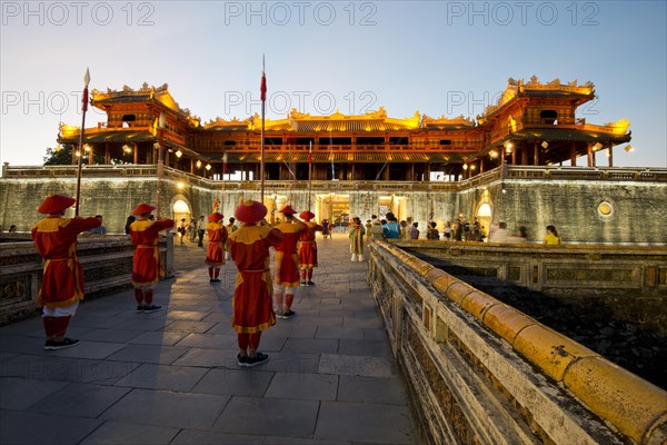 Vietnamese sentries in front of the noon gate